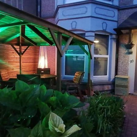 Morwenna Luxury Holiday Apartments Llandudno Esterno foto